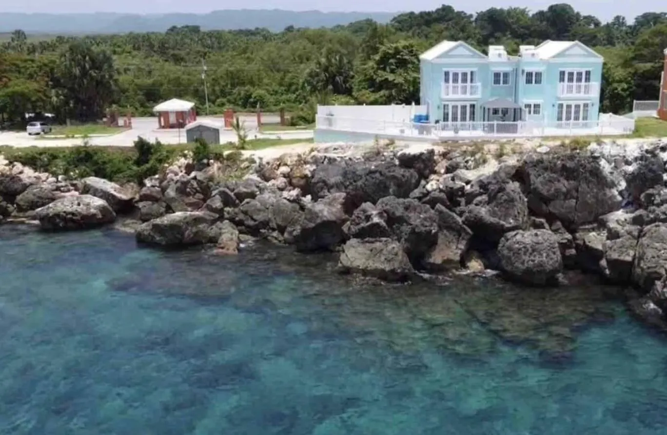 Negril Garden Retreat - 2Br Villa Near The Shore